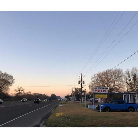 Lake Country Inn Riverside エクステリア 写真