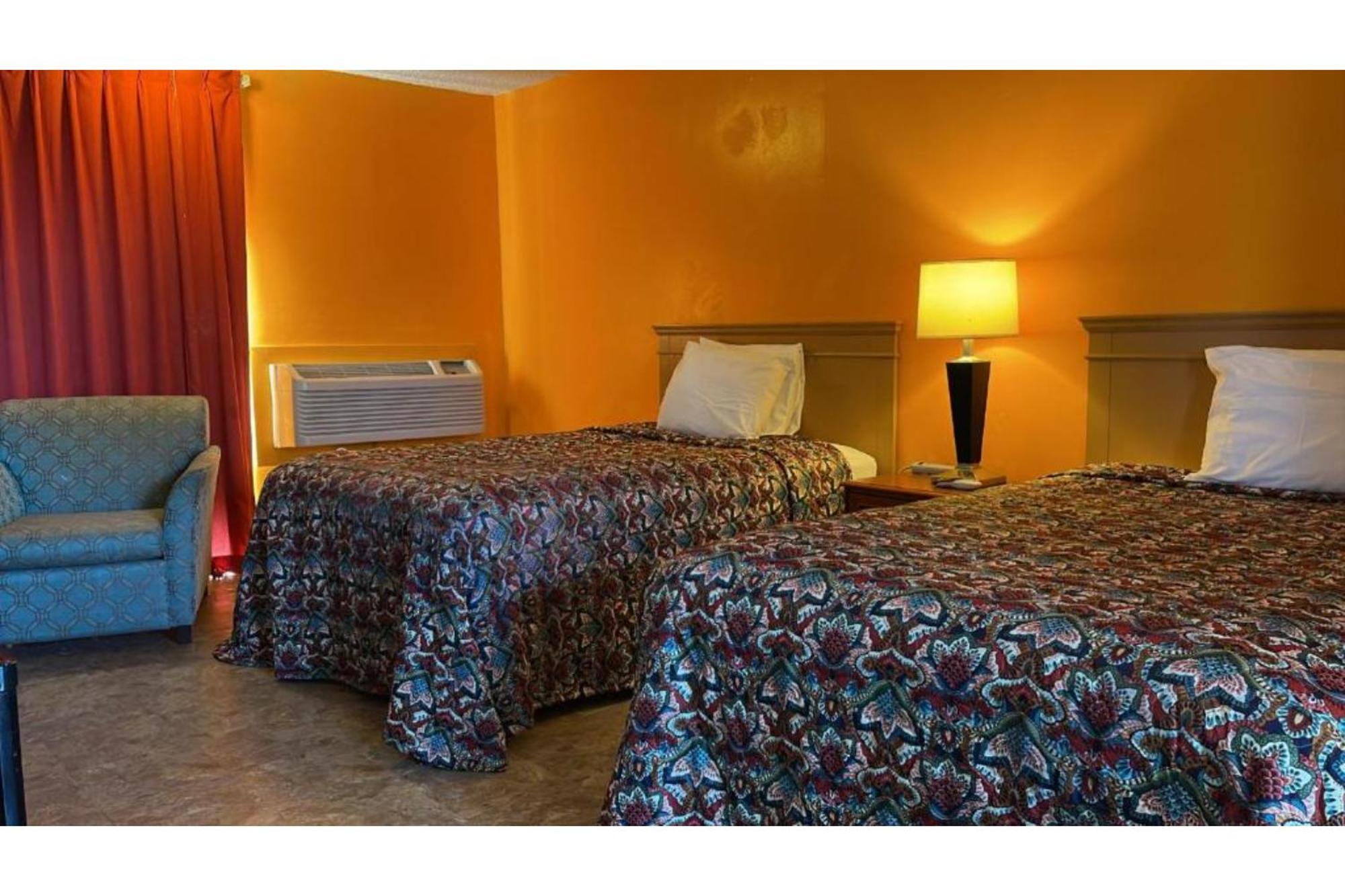 Lake Country Inn Riverside エクステリア 写真