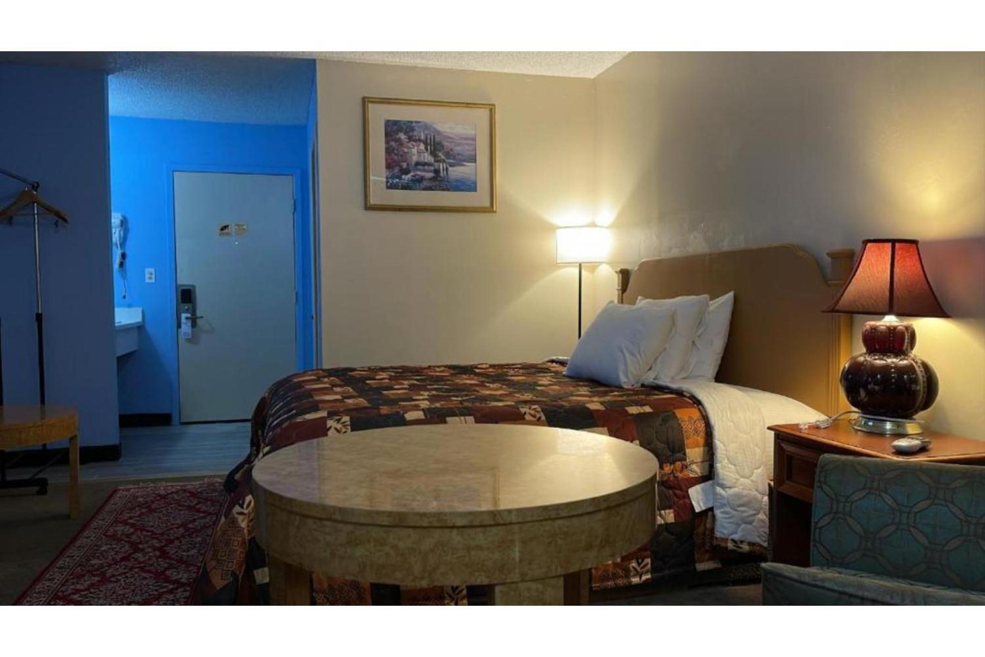 Lake Country Inn Riverside エクステリア 写真